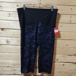 Spanx Sara Blakely Active Capris Size 2XL NEW
